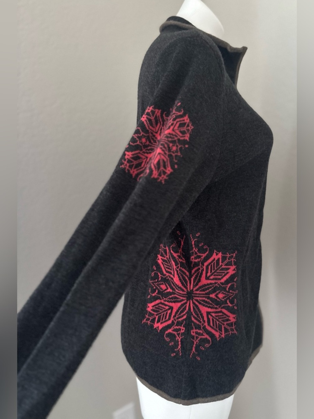 Women’s Meister Primrose Snowflake Nordic Wool Blend Full Zip Sweater Apres Ski